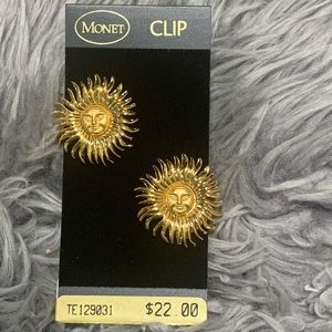 3 for $20😈😈Monet earrings